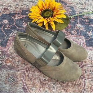 Dansko Kendra Taupe Milled Shoes SZ EU
38
